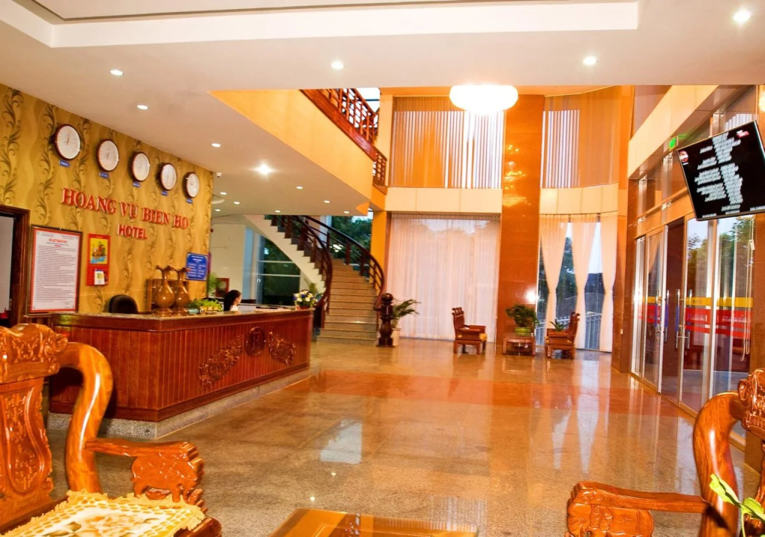 Hoang Vu Bien Ho Hotel