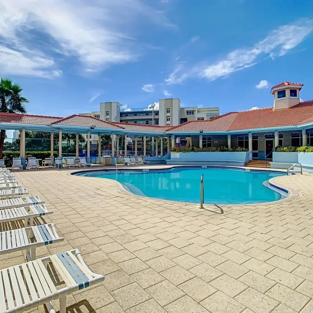 Oceanwalk Jr Penthouse Across From Pool Tennis Shuffleboard Walk to Beach Ow7 207