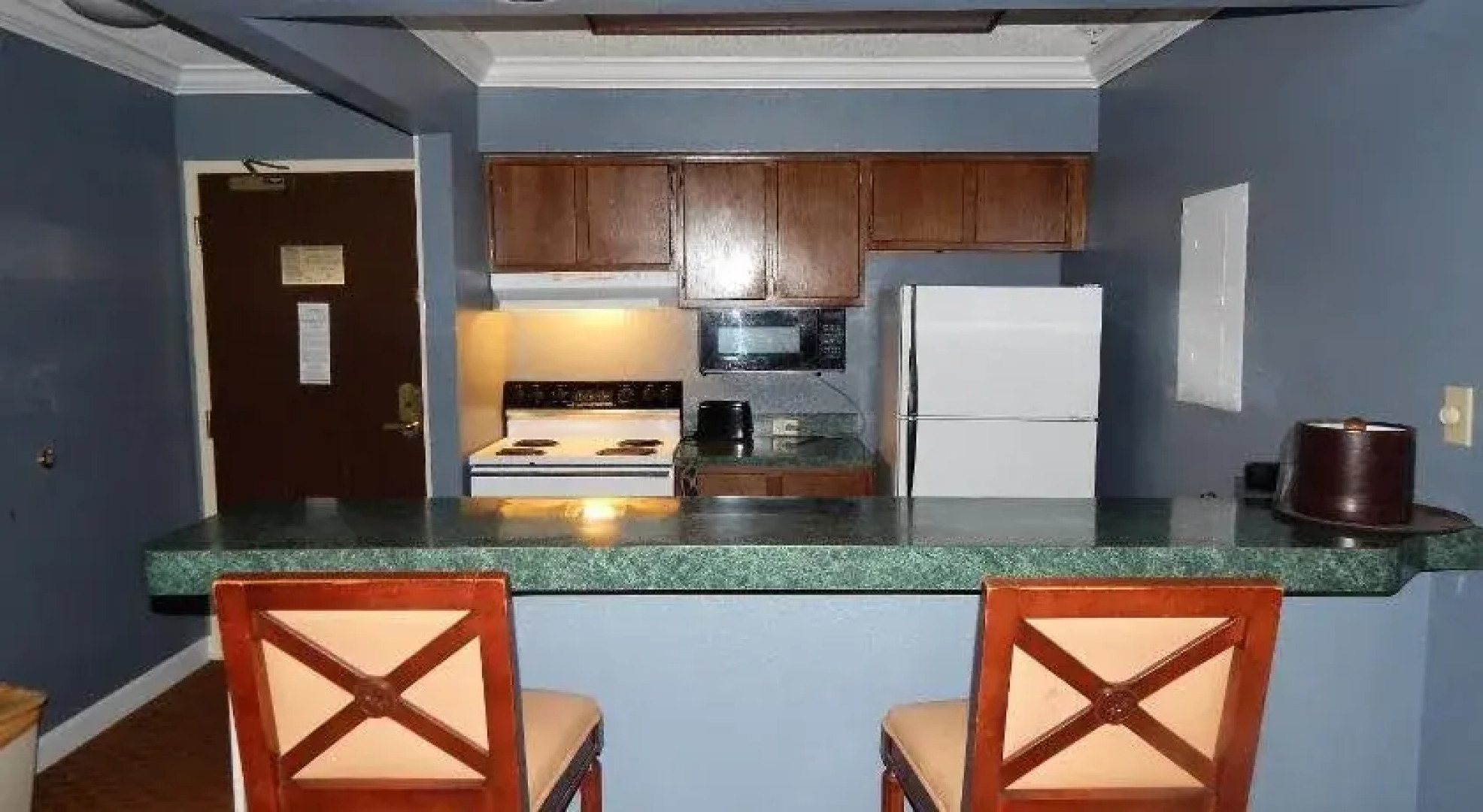 Richmond Suites Hotel