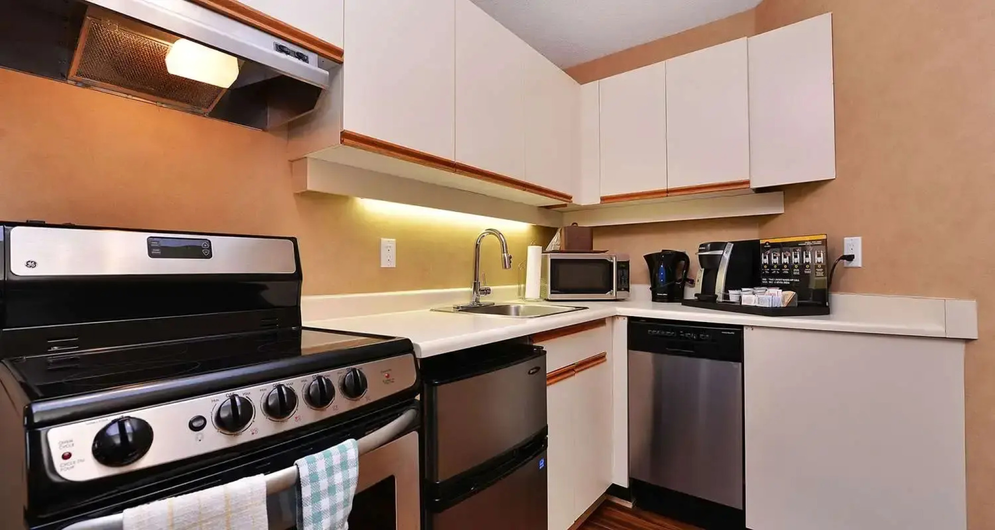 Best Western Plus Emerald Isle Hotel