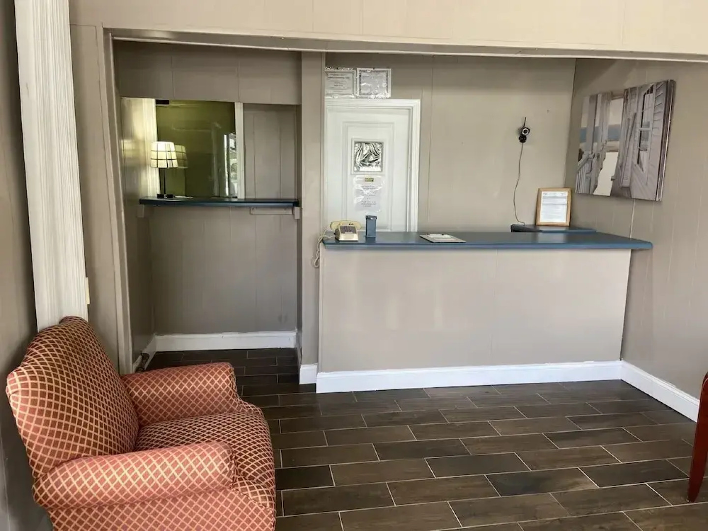 Inn Between The Hedges