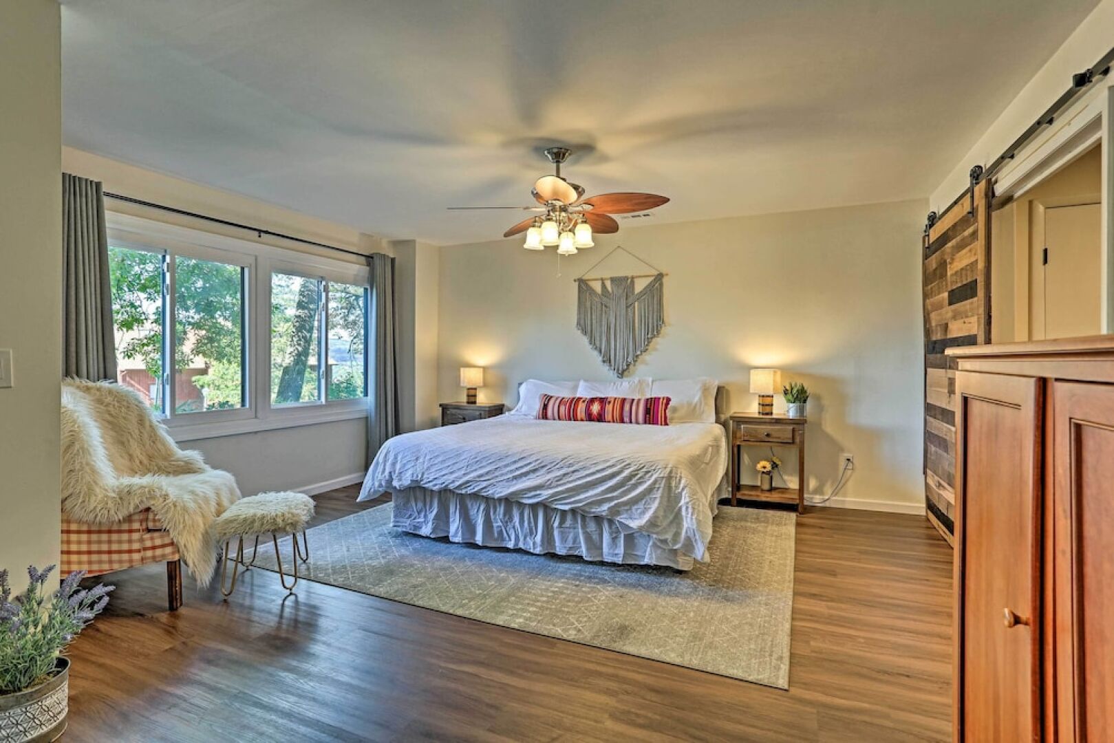 Vernon Condo w/ Deck, Near Appalachian Trail!