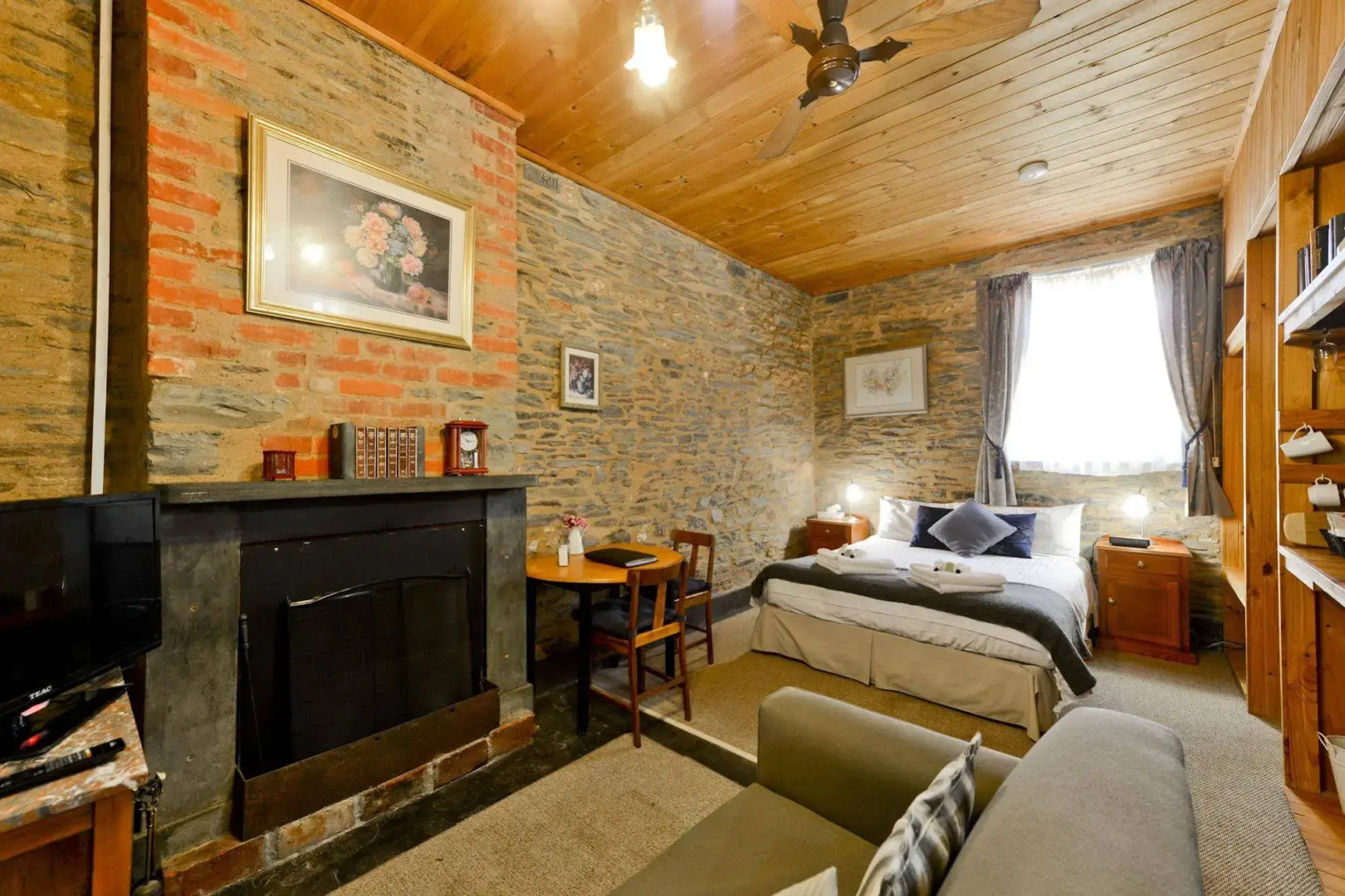 Reillys Wines Heritage Cottages