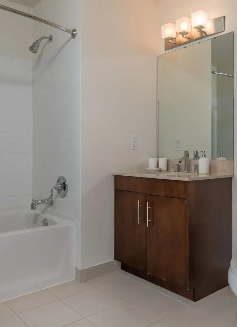 Home Away Luxury Apartments at Washington