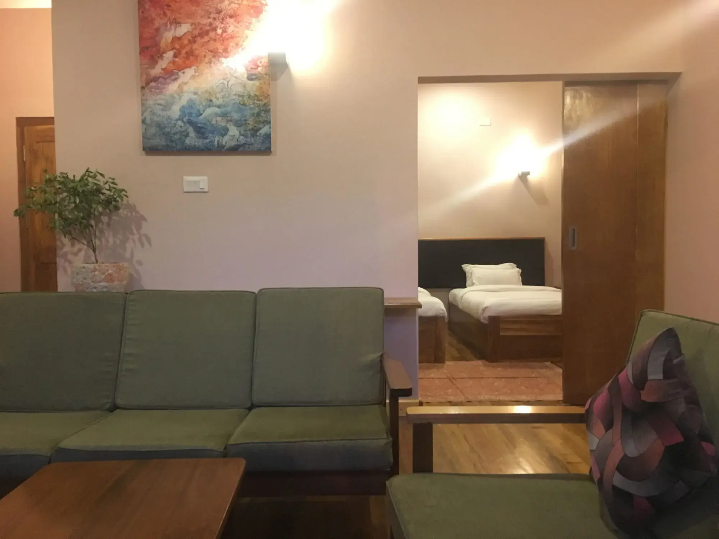 Khamsum Inn