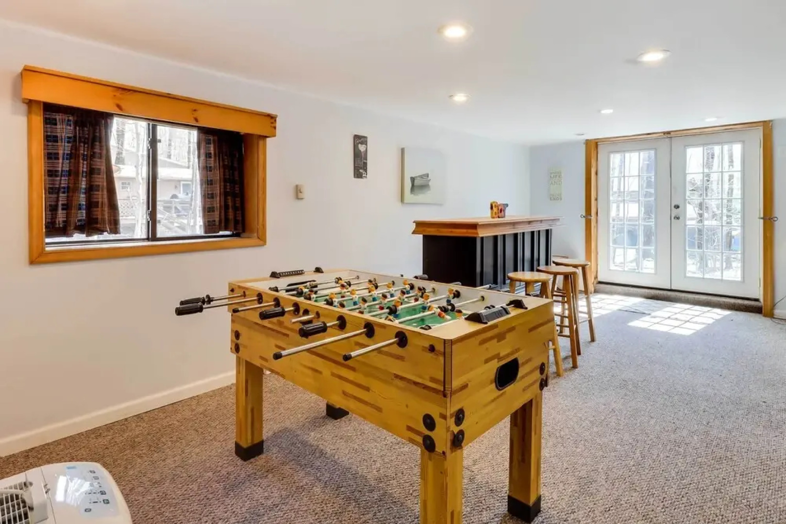 Spacious Pocono Lake House Near Skiing & Swimming!