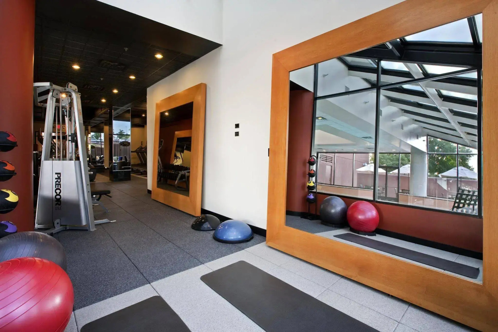 Hilton Chicago/Oak Brook Suites