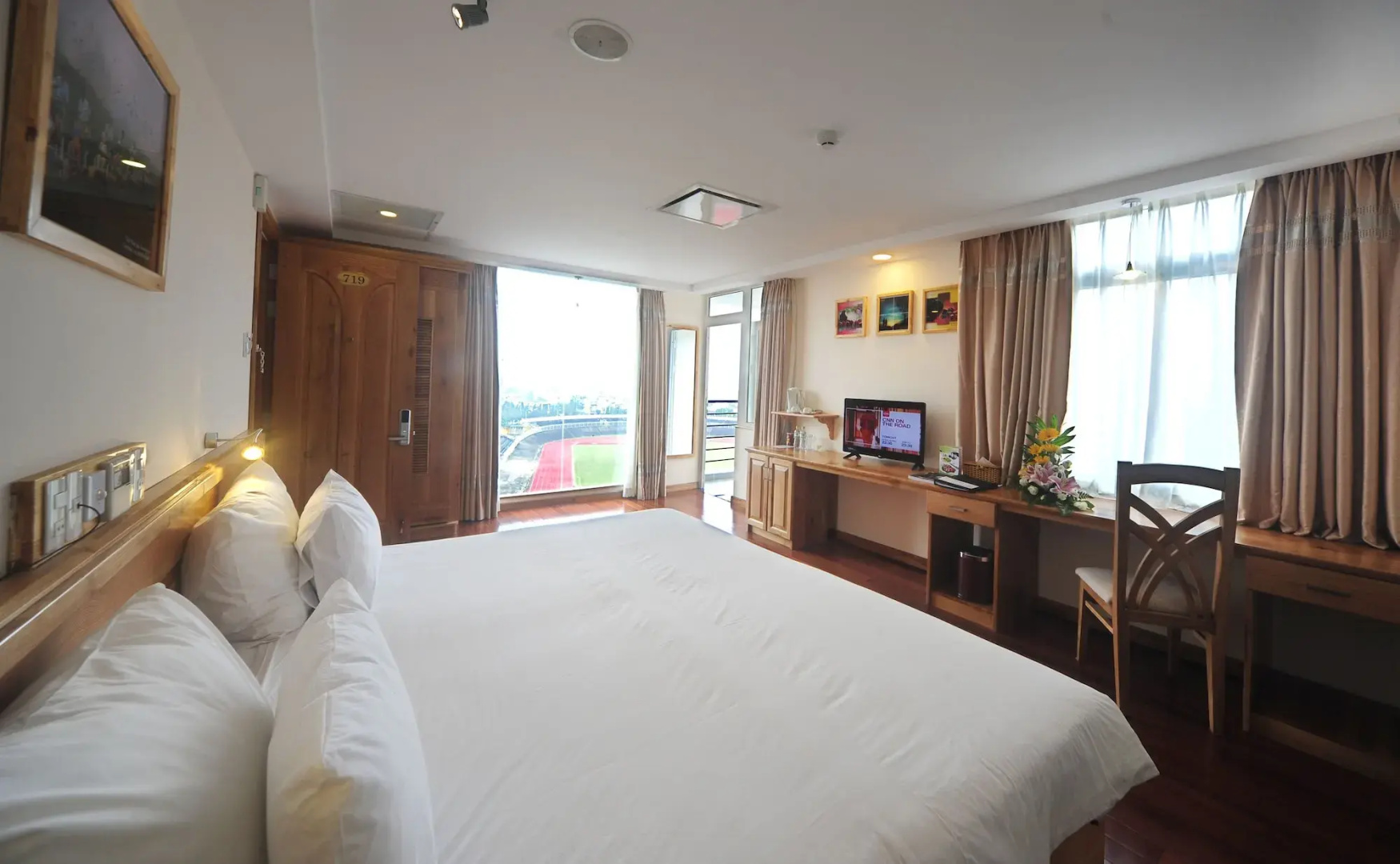 Romance Hotel