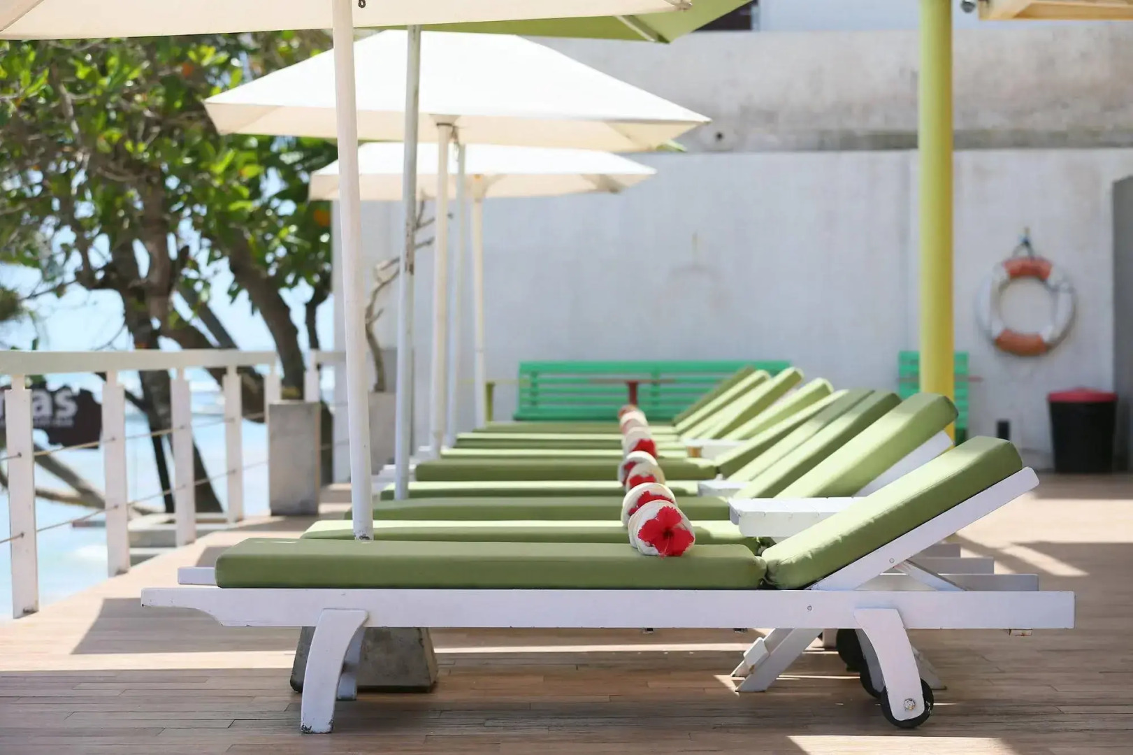 Coral Rock by Bansei