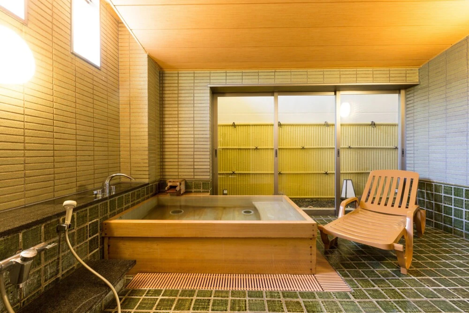 Amaharashi Onsen Isohanabi