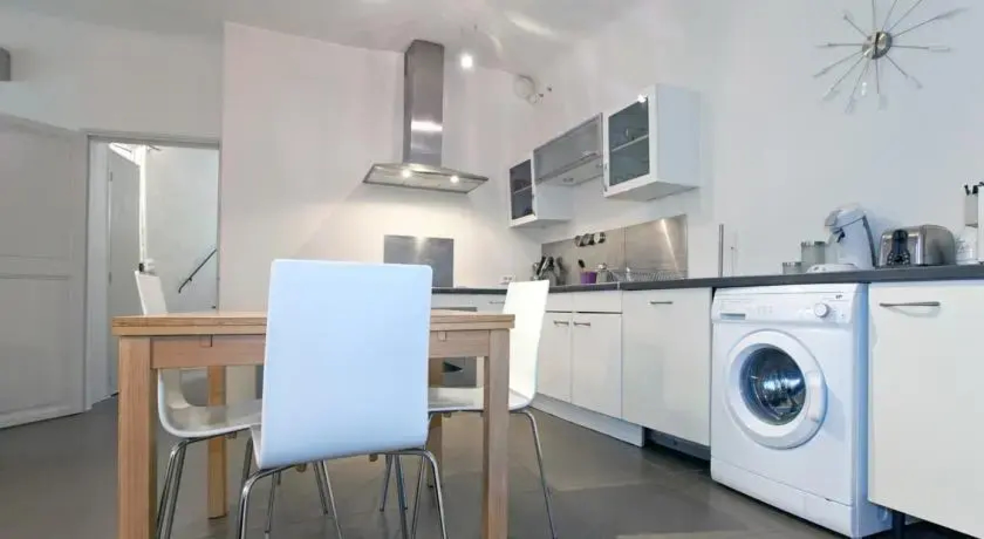 Maison Arlésienne Idéalement Située