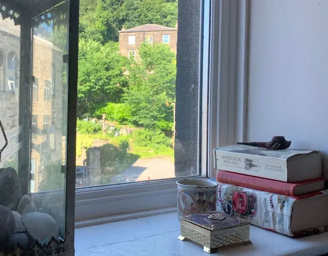 Hebden Bridge - House - Sleeps 8 - Pet Friendly