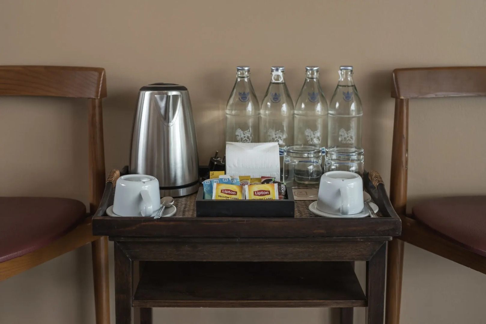 Feung Nakorn Balcony Rooms and Cafe