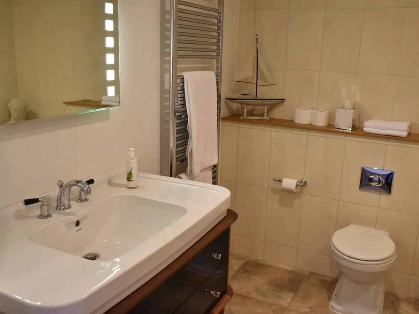 The English Wine Centre