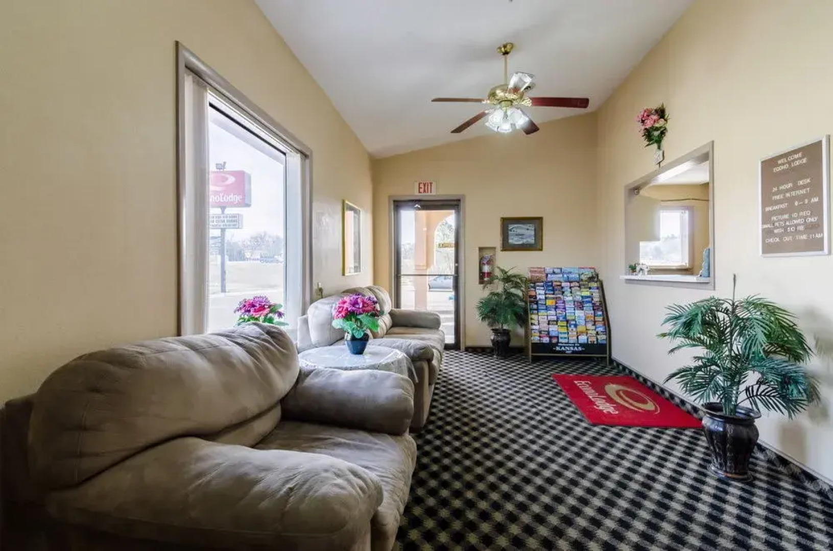 Econo Lodge Junction City I-70 Near Fort Riley