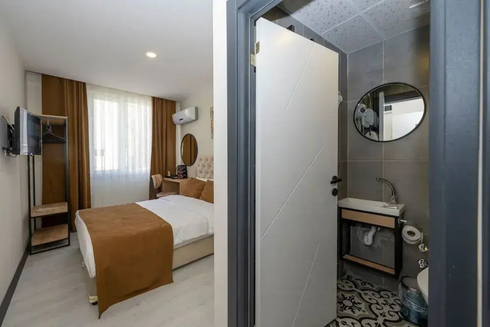 Glori̇a Ai̇rport Hotel