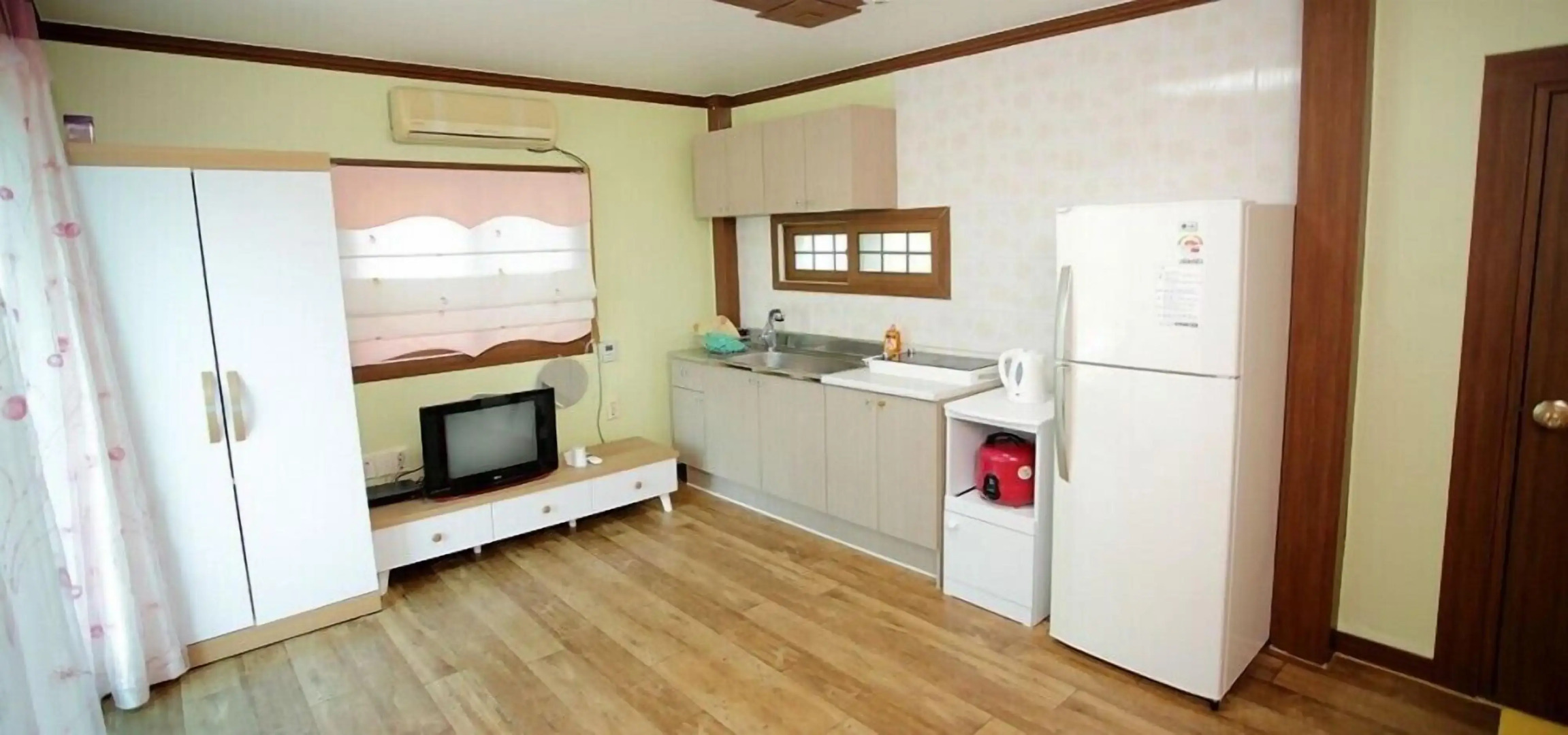 Bandi Hwangto Pension