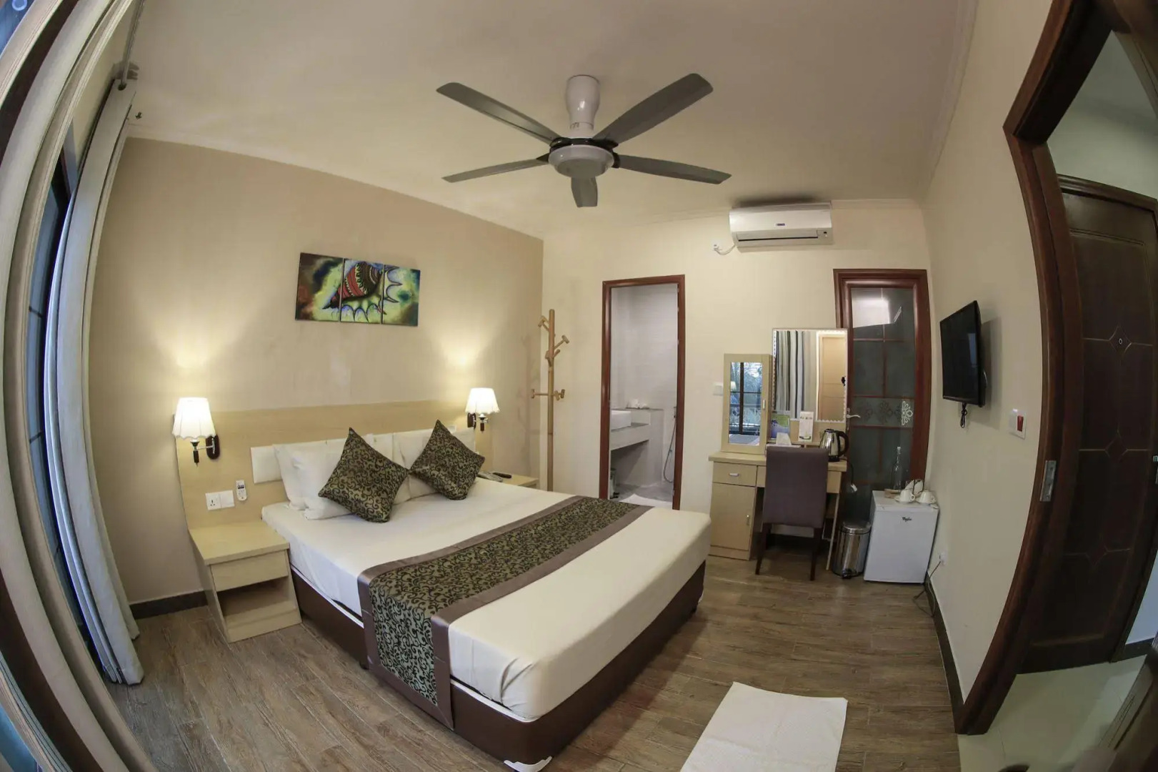 Triton Beach Hotel & Spa