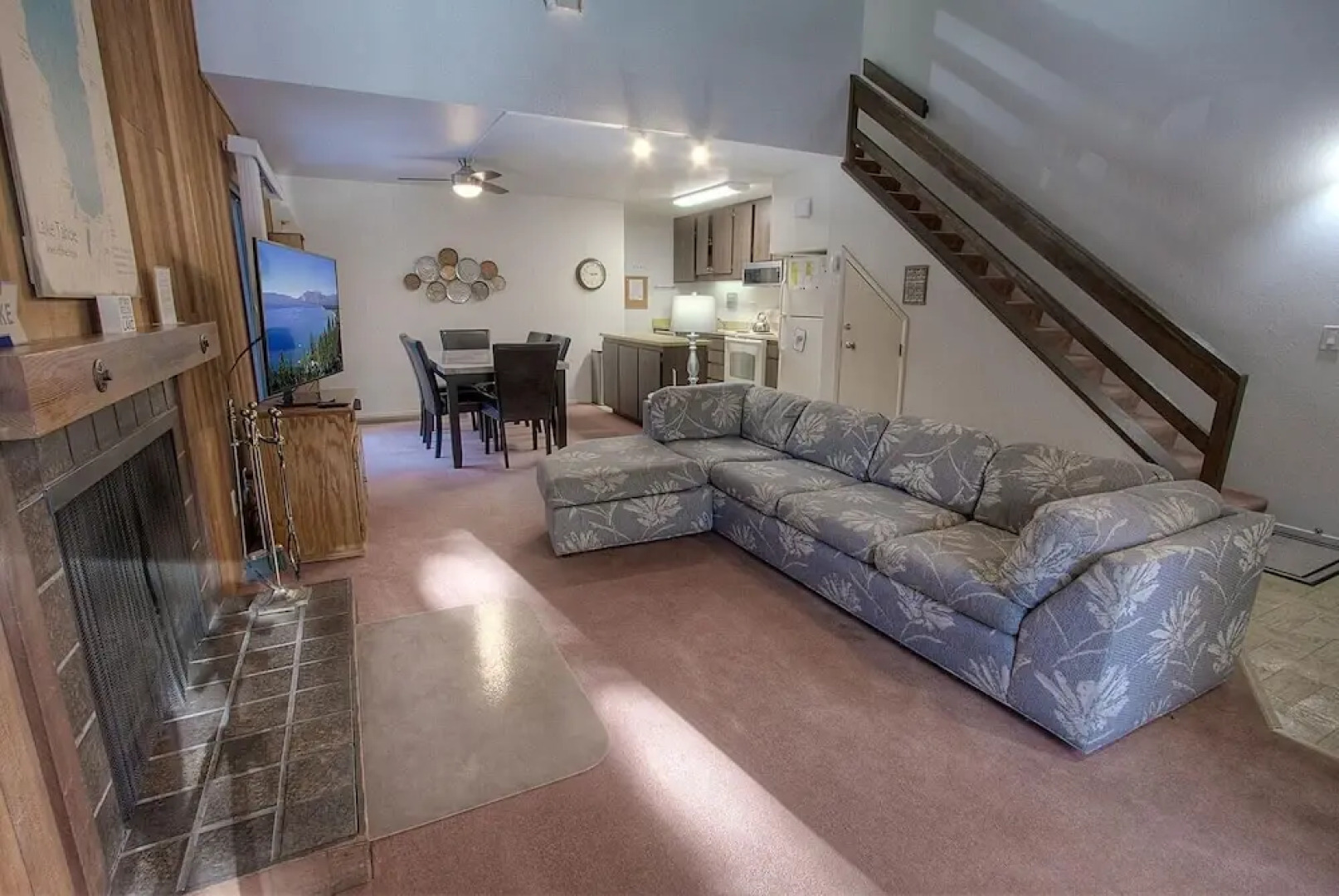 Sparrow's Nest 2 Bedroom Home by RedAwning