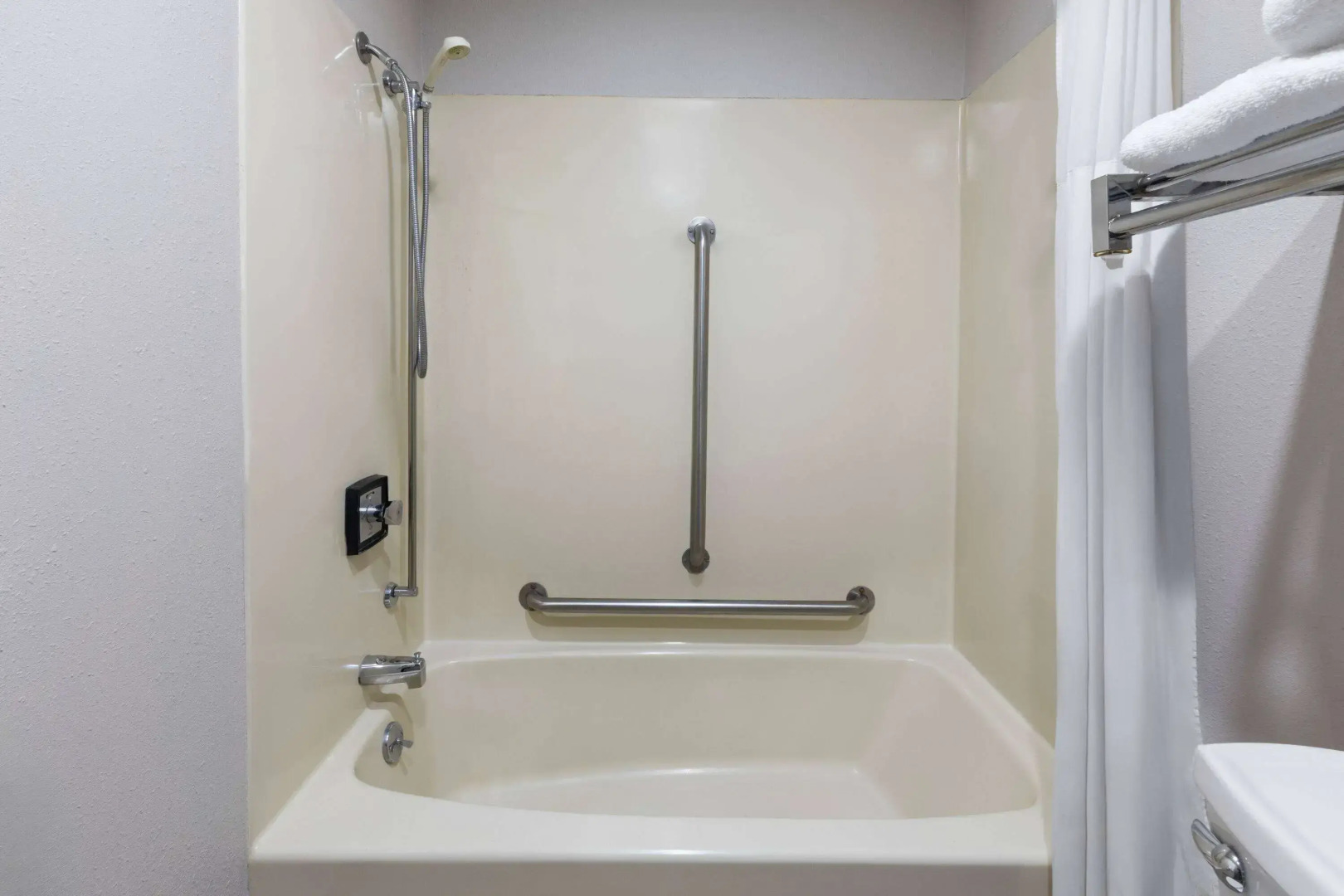 Days Inn by Wyndham Hutchinson