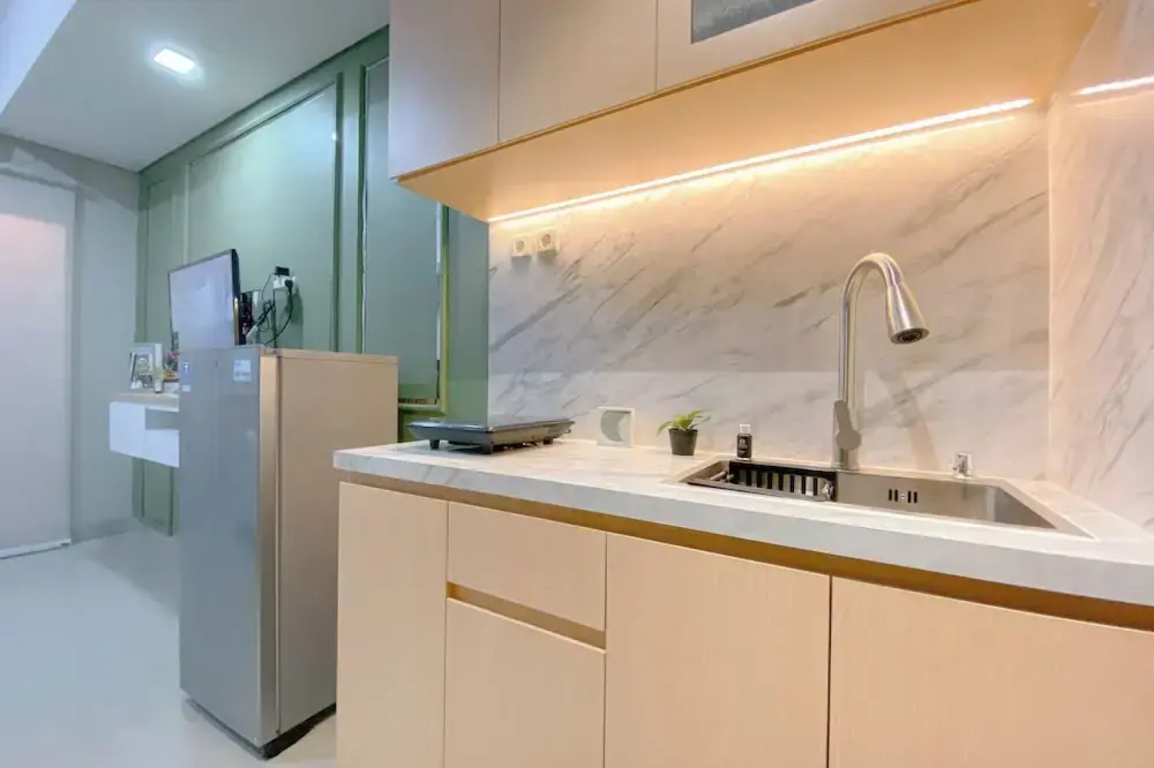 Warm And Simply Studio At Royal Sentul Park Apartment