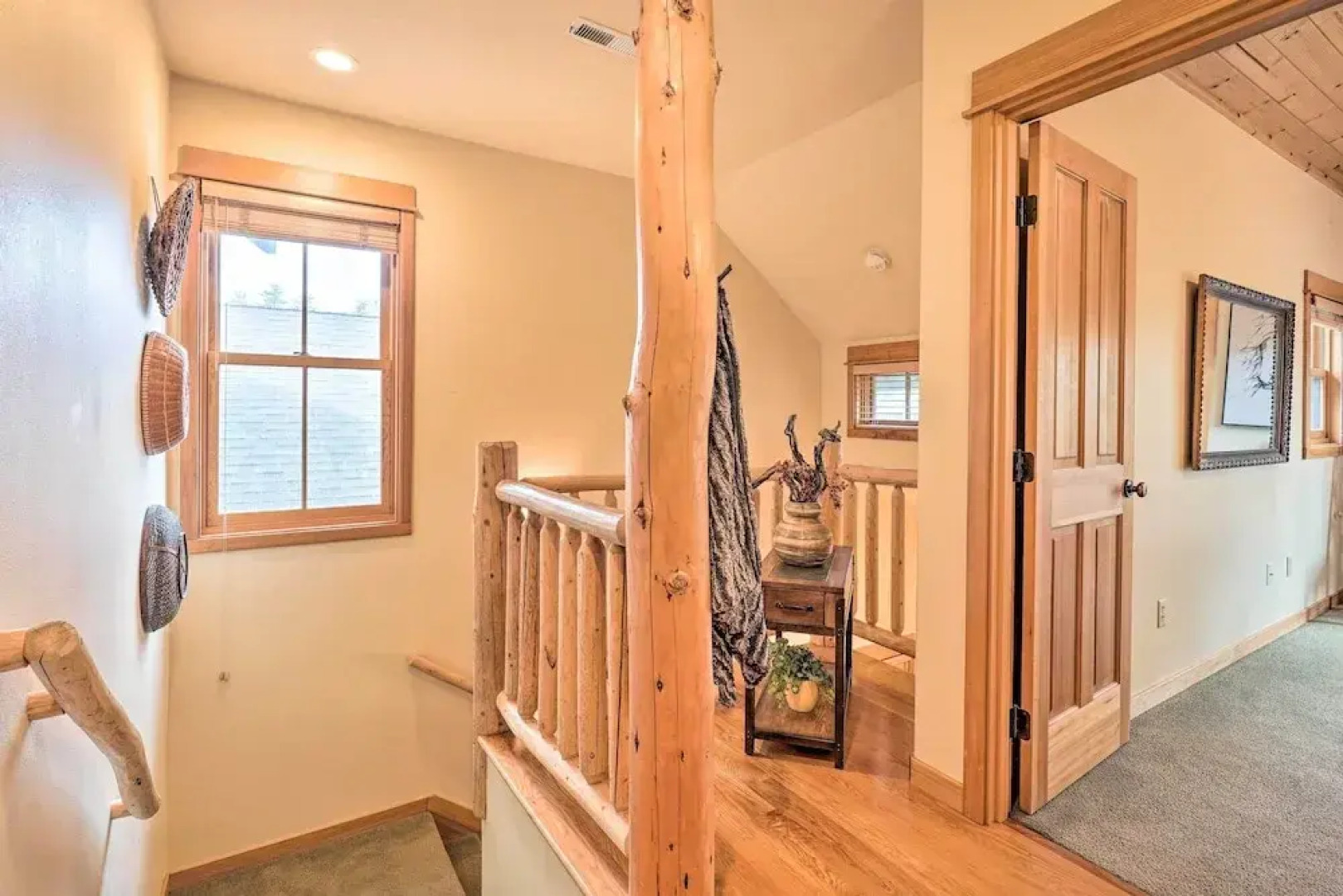 Sisters Getaway w/ Hot Tub ~ Half-mi to Dtwn!