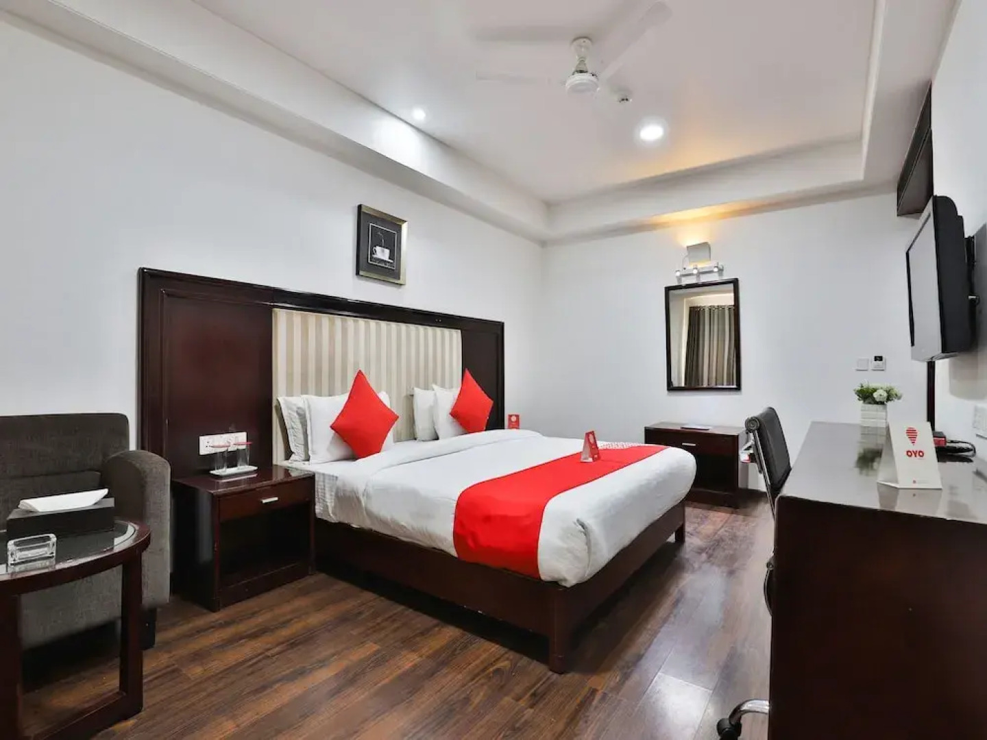 OYO 4938 Hotel Dev Aadi