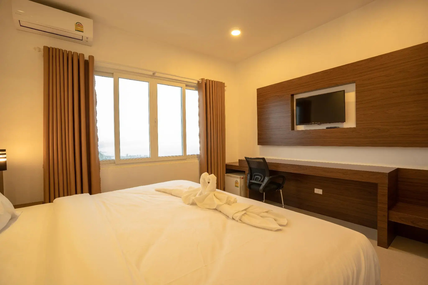 Intouch Riverside Hotel