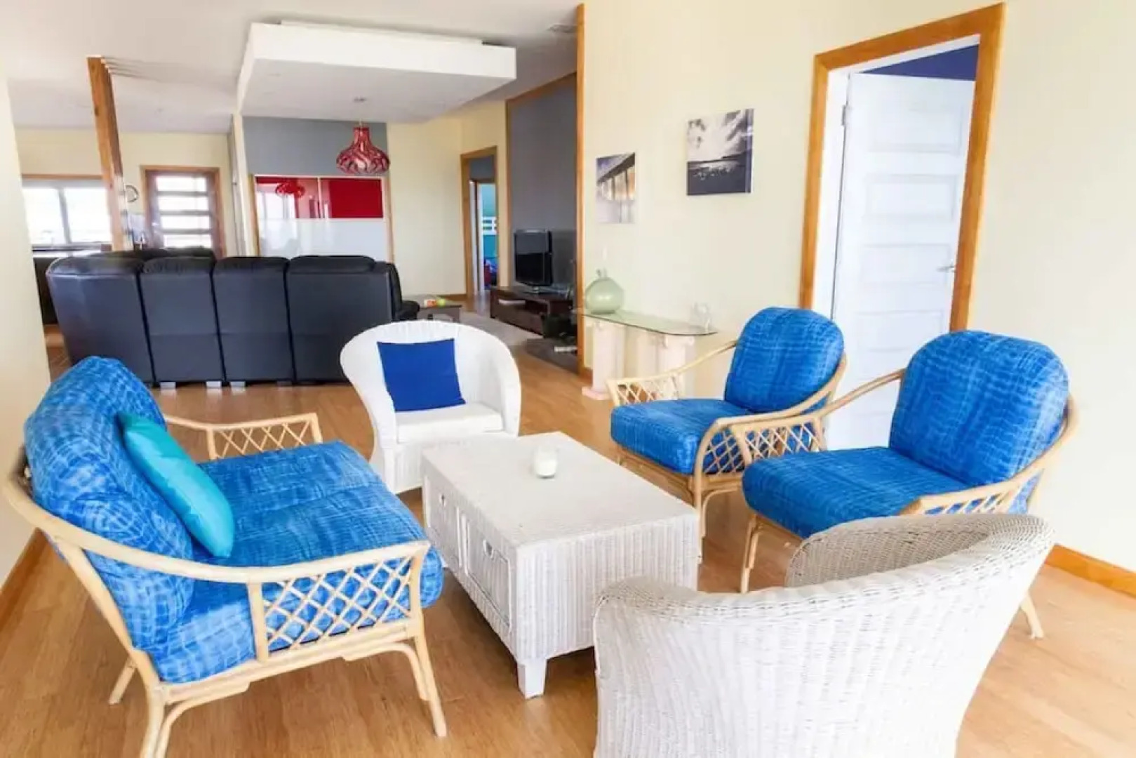 Colours By The Sea Wheelchair Pet-friendly Waterfront Retreat Fireplace Wood Supplied