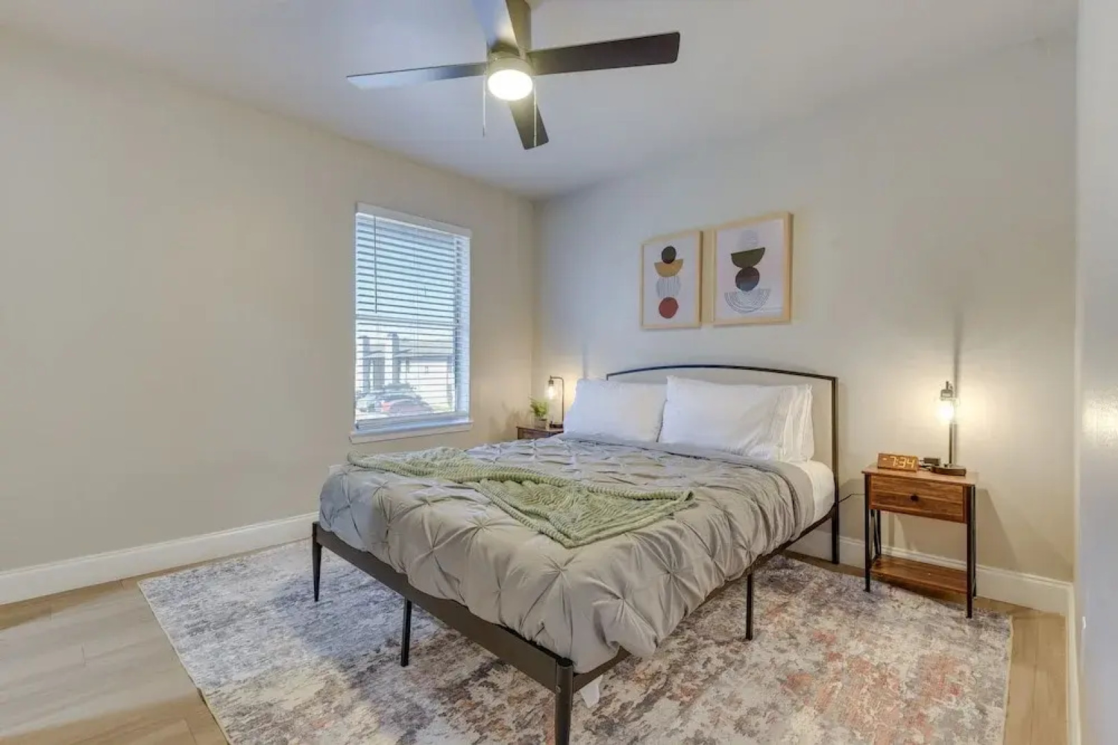 6 Mi to At&t Stadium: Grand Prairie Apt w/ Balcony