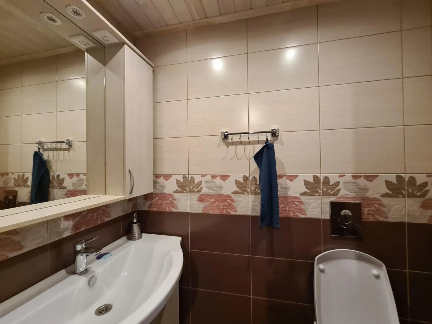 Коттедж В5 на базе отдыха Новинки Парк