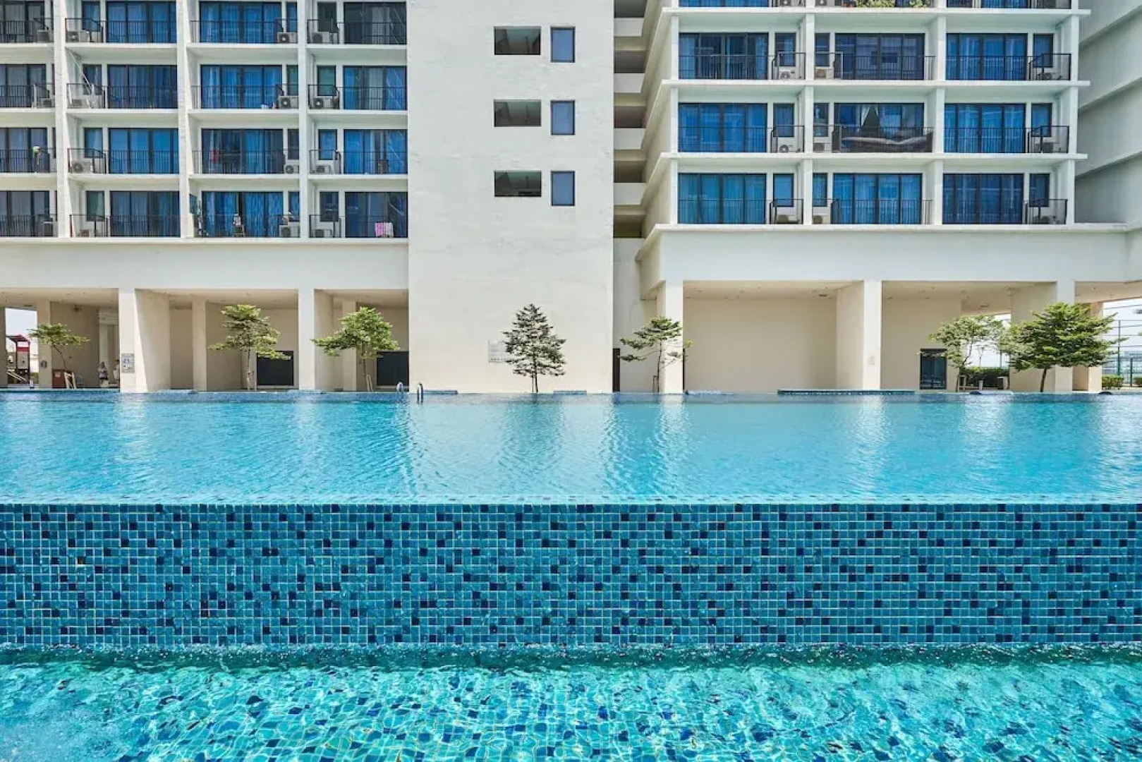 OYO Home 44001 Elegant Studio Setia Alam Trefoil