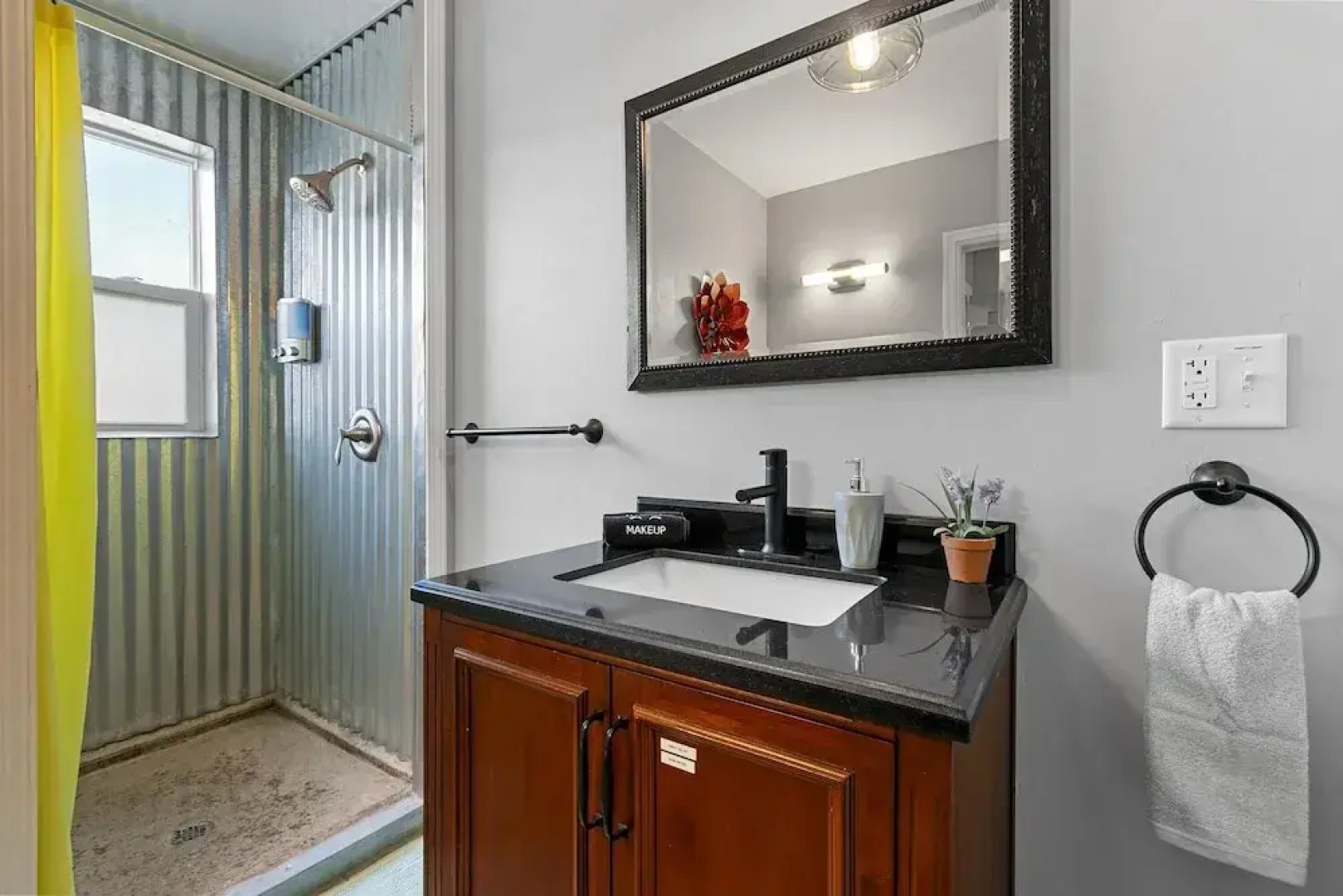 The Waterfront - Waterslide Game Room Sleeps 26