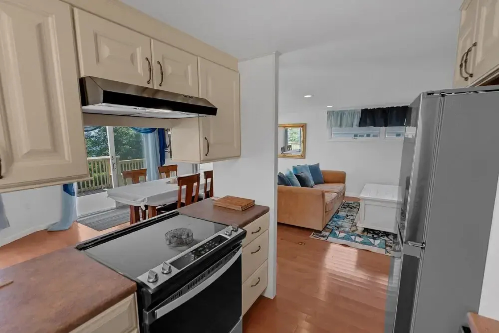 Waterfront Retreat With Stunning Views 3 Bedroom Home