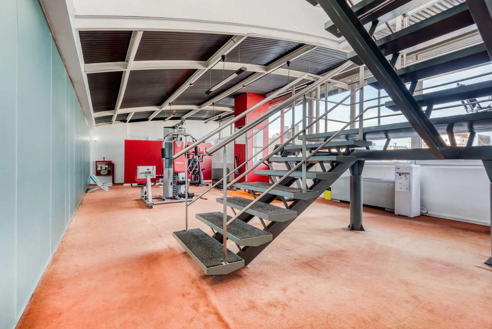 Broadway Hotel & Suites