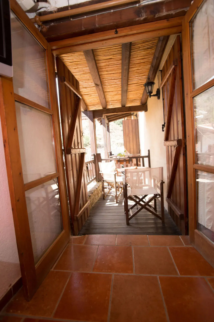Linos Inn