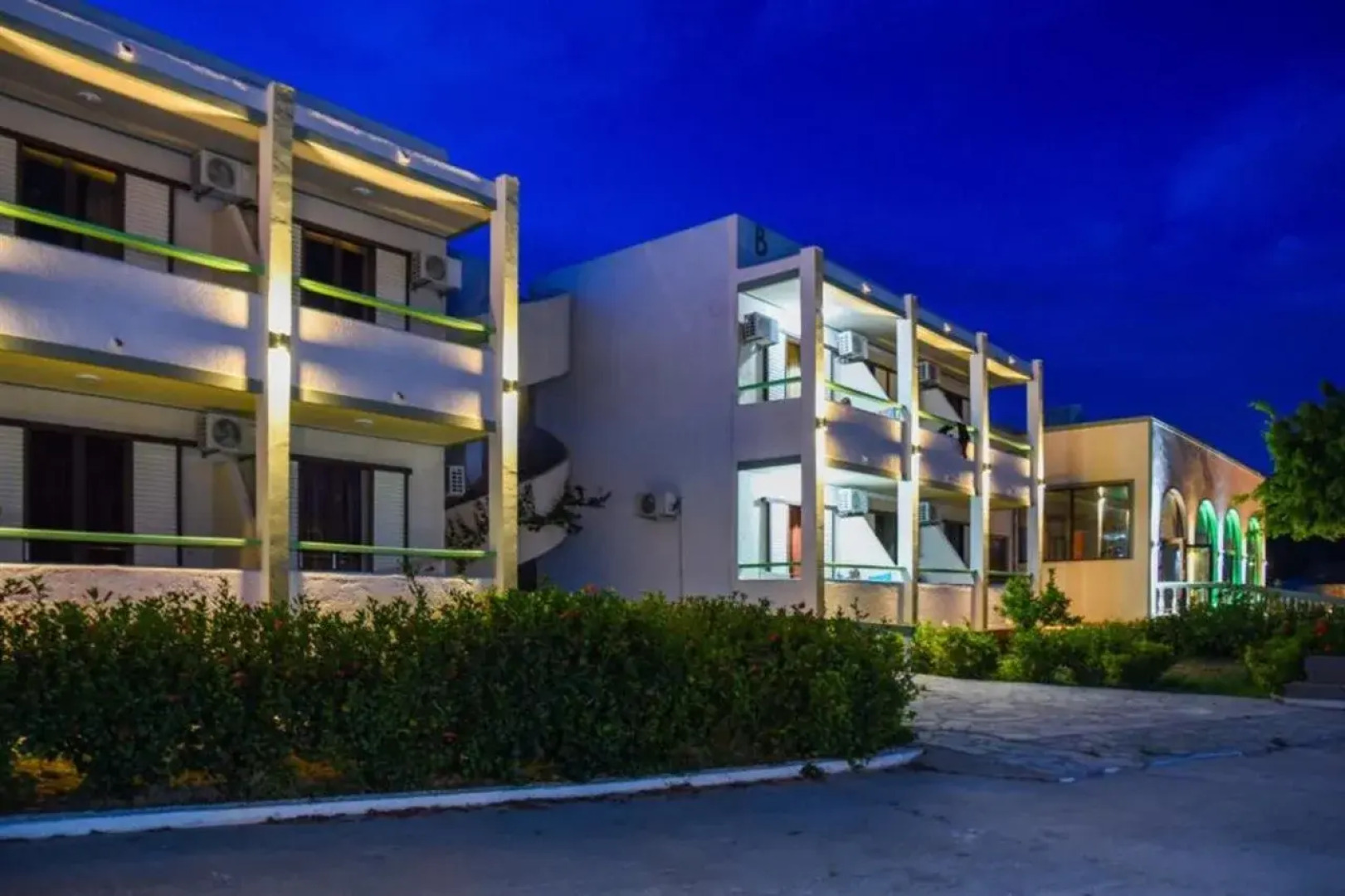 Chrysoula Hotel & Apartments