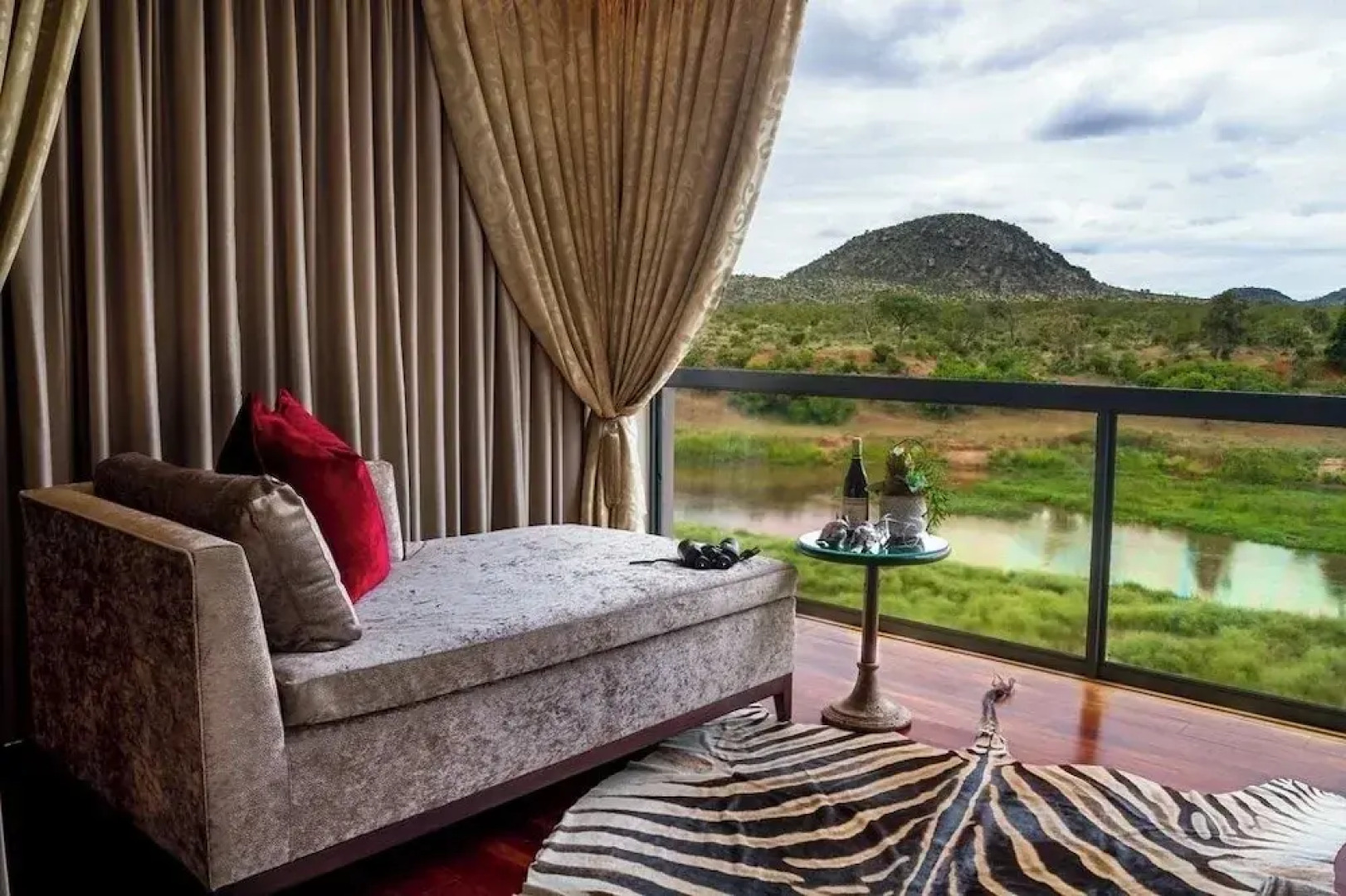 Royal Mukumbura Boutique Hotel