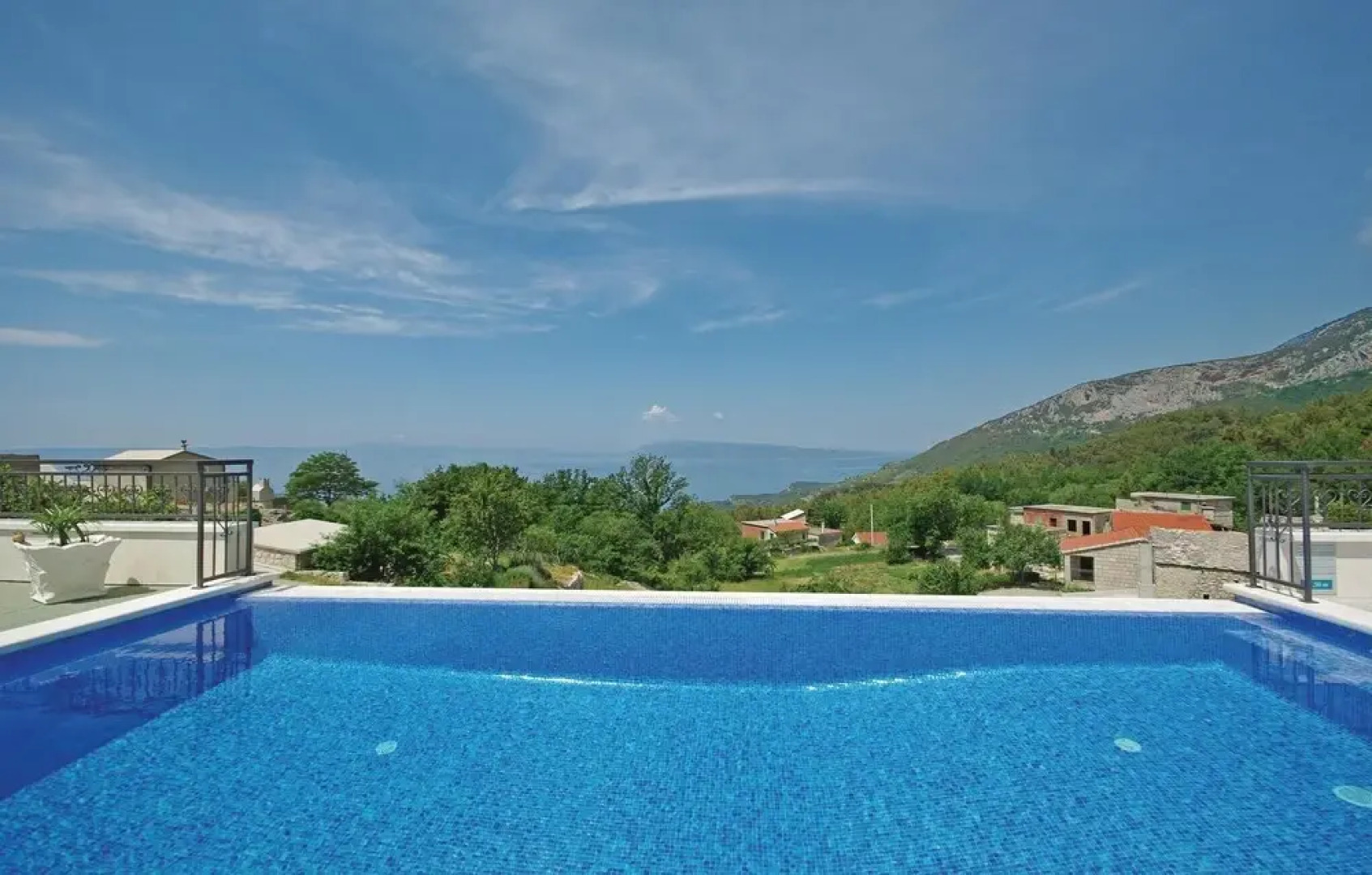 Amazing Home in Tucepi With Wifi and 4 Bedrooms