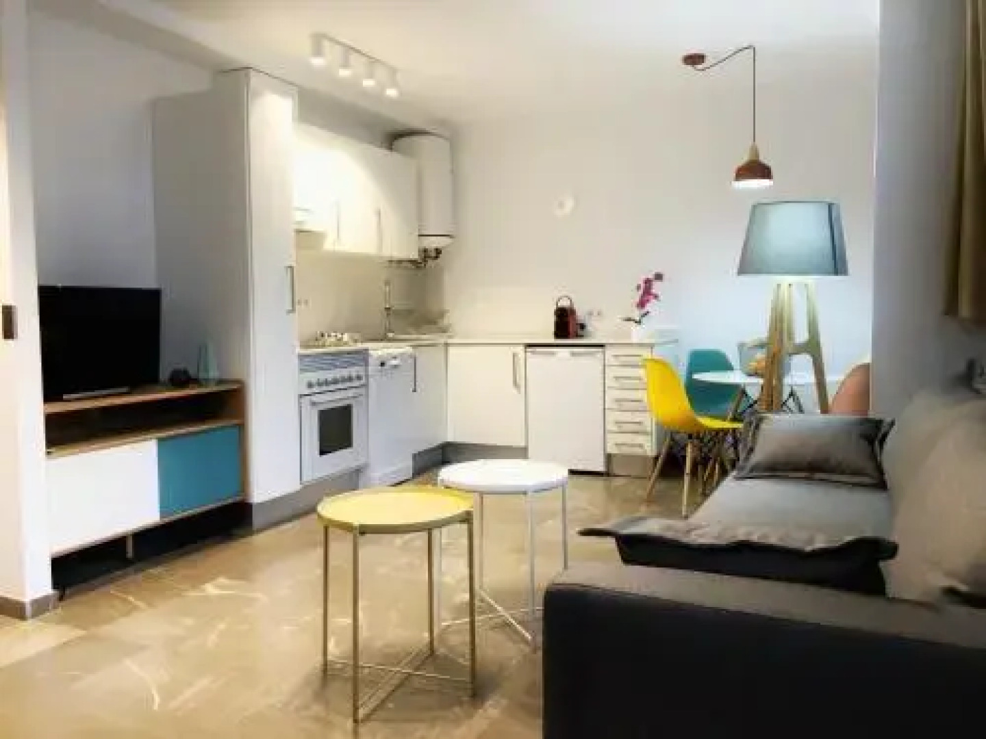 Apartamentos Living Valencia-Vitoria