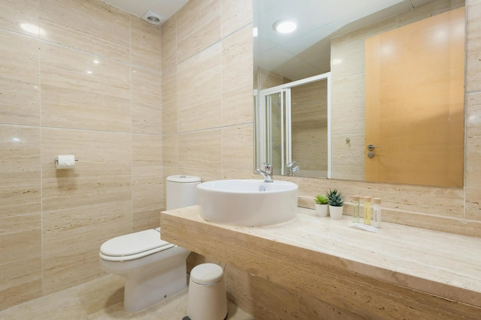 Modern and luxurious holiday home with sea views in Benahavís