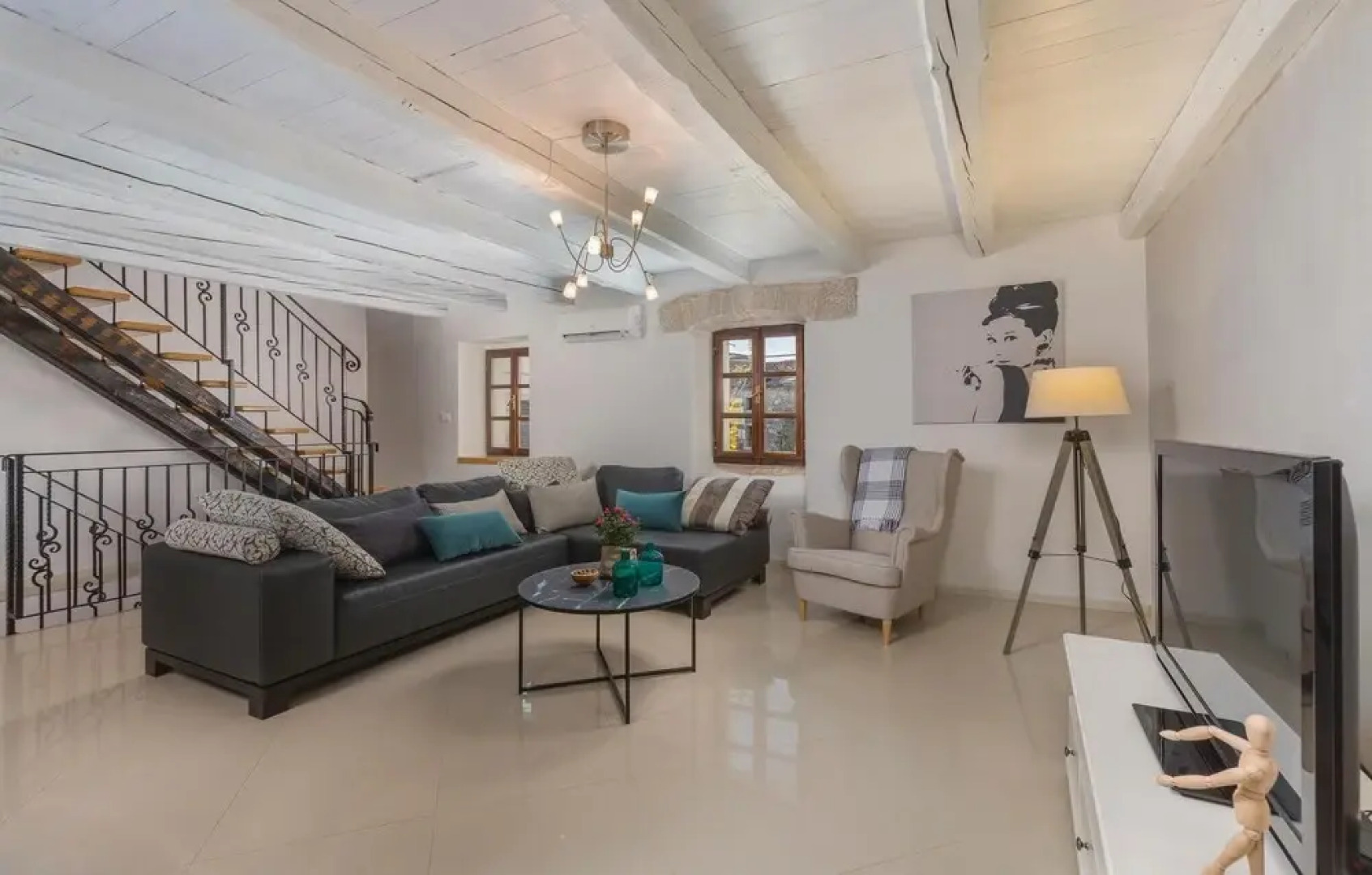 Beautiful Home in Kanfanar With Jacuzzi, Wifi and 7 Bedrooms