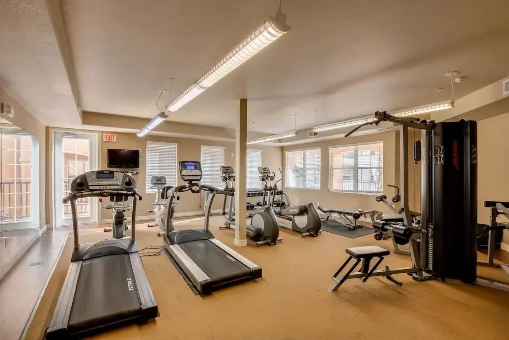 Ground Floor Condo Steps Away From Pool & Spa!! 2 Bedroom Condo by RedAwning