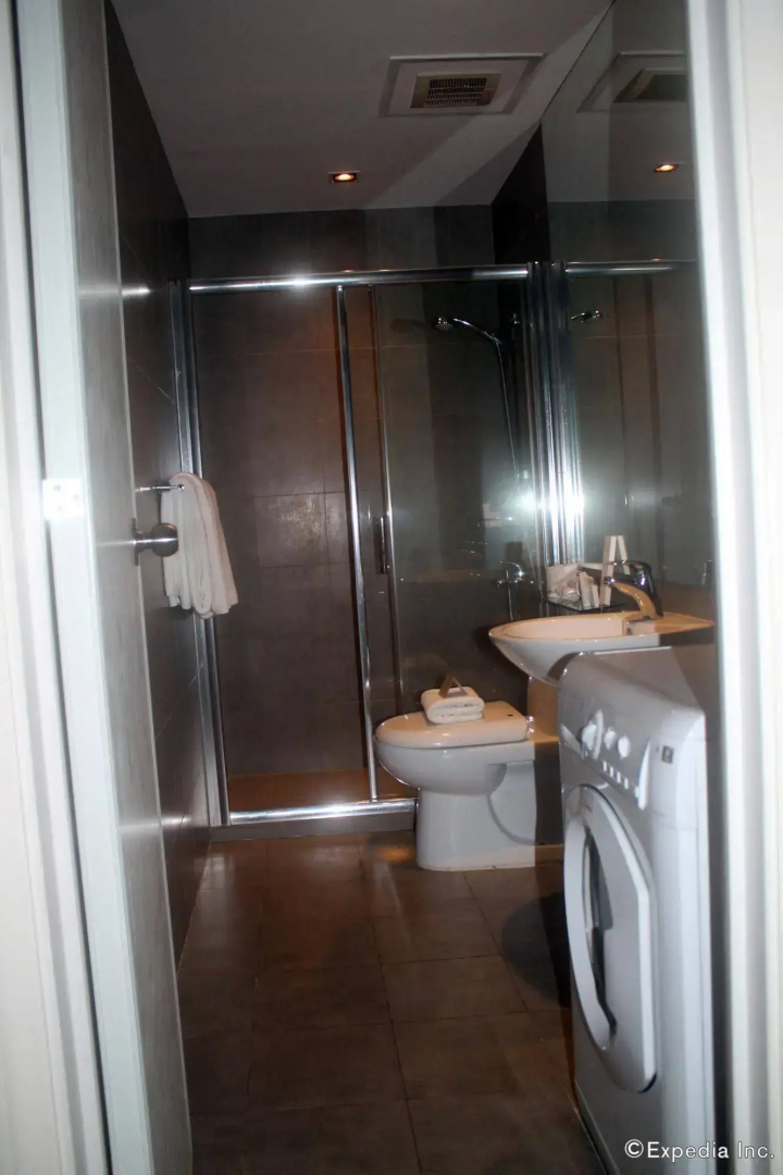 SIGLO SUITES @ The Gramercy Residences