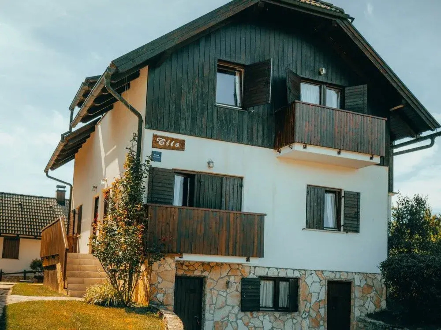 Apartments Etno Garden