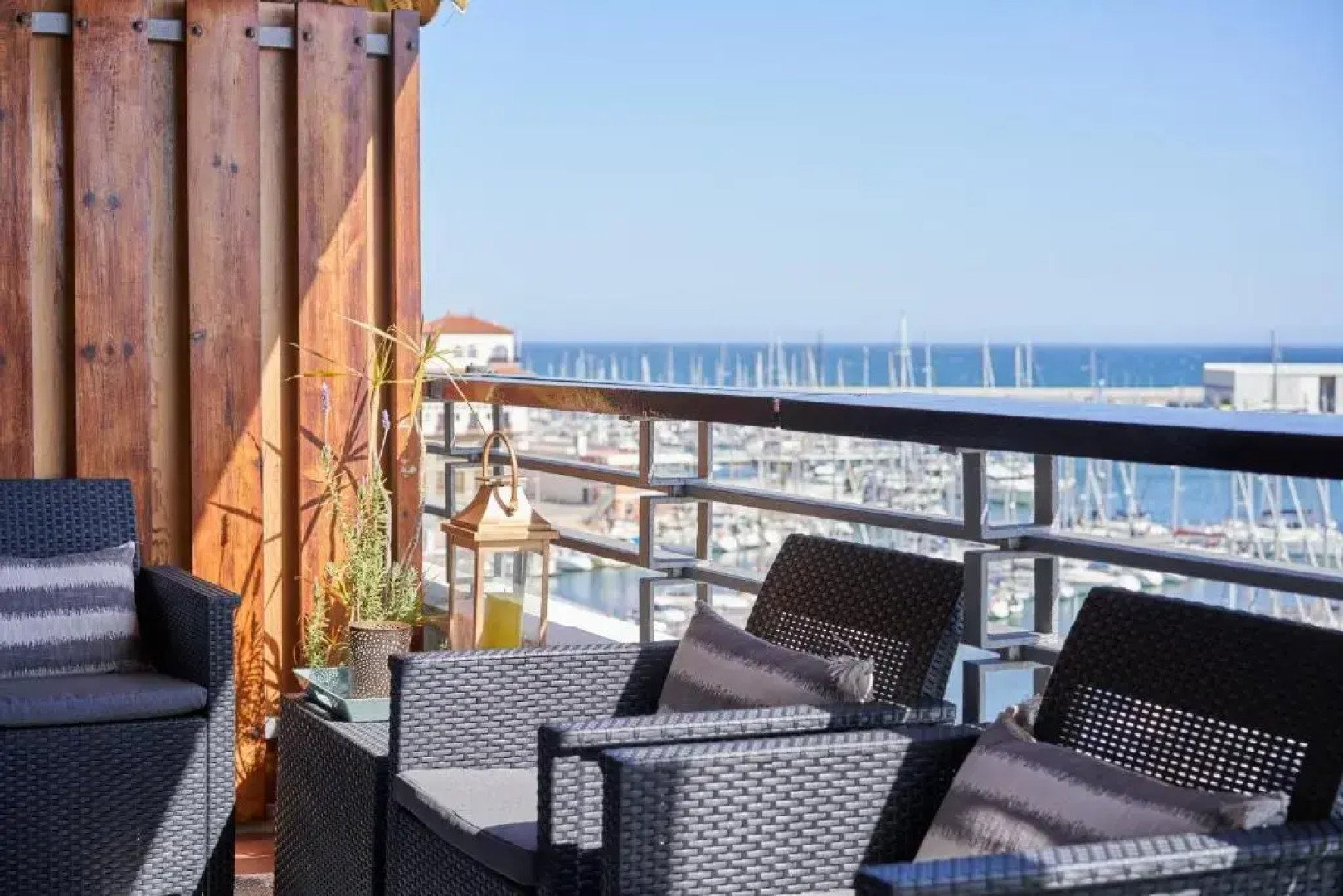 Elegant apt 4 pax 1 min from the beach with Wifi