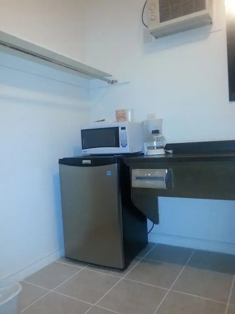 Country Squire Motor Inn