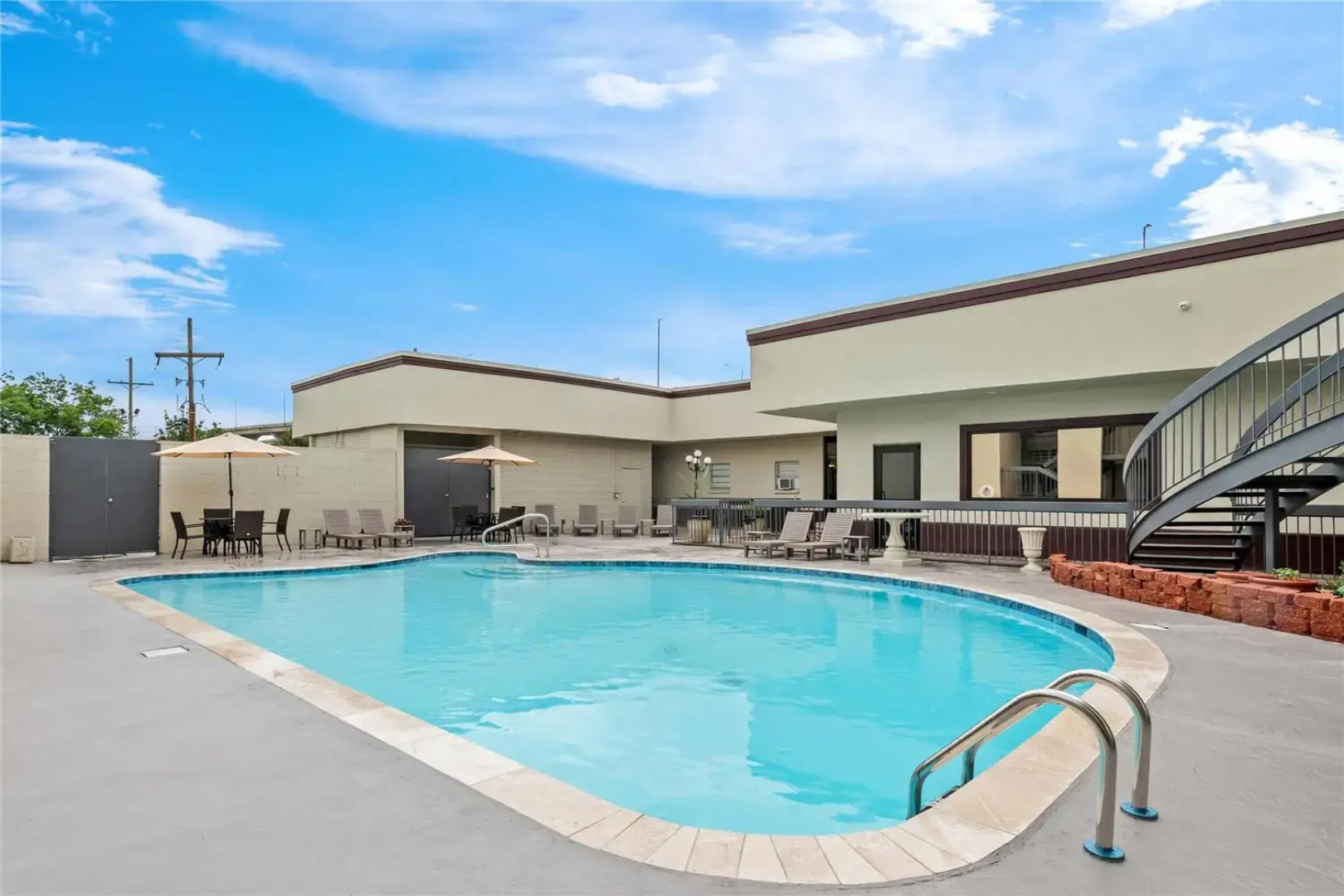 Suburban Studios Harvey - New Orleans