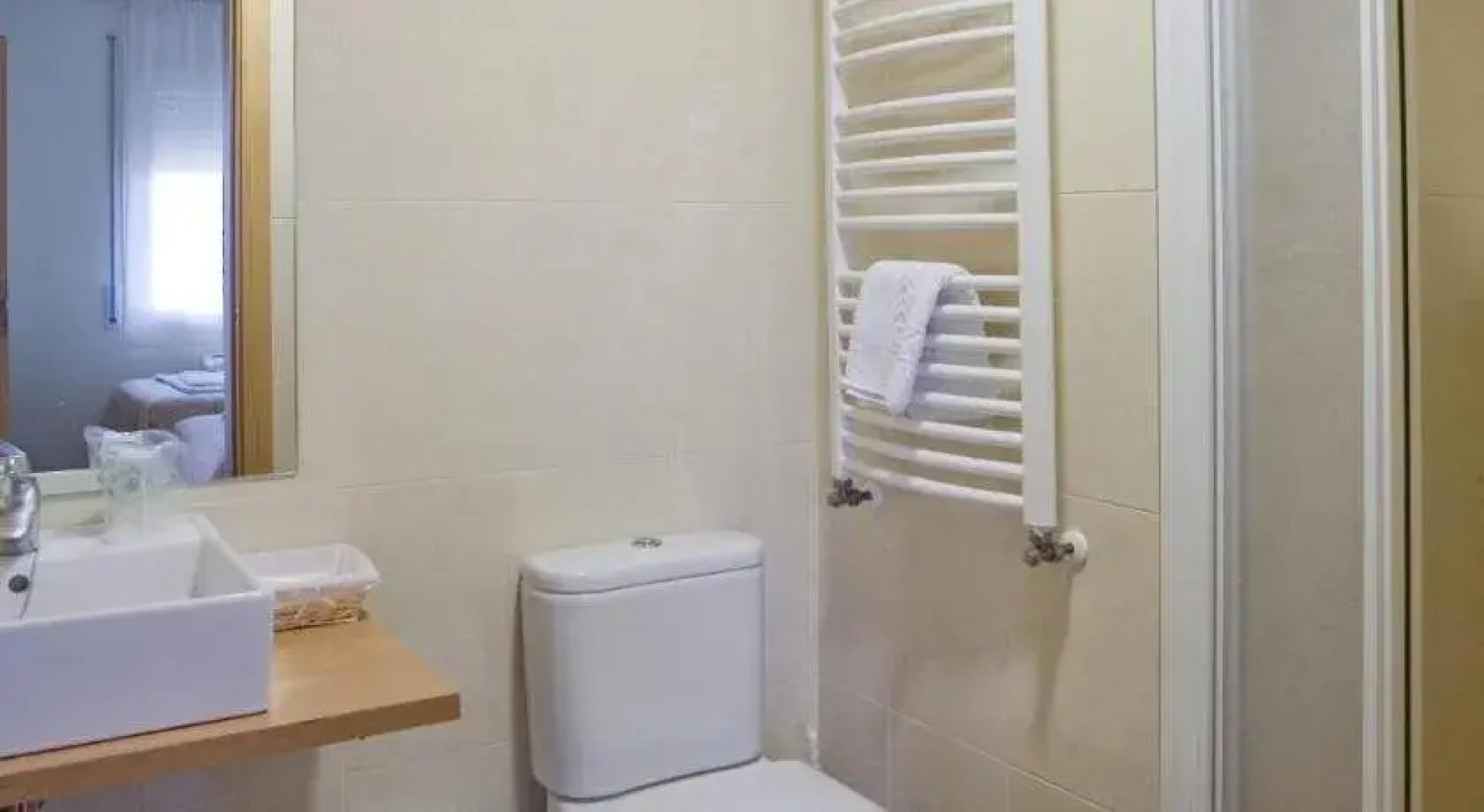 Amolls Restaurant i Habitacions