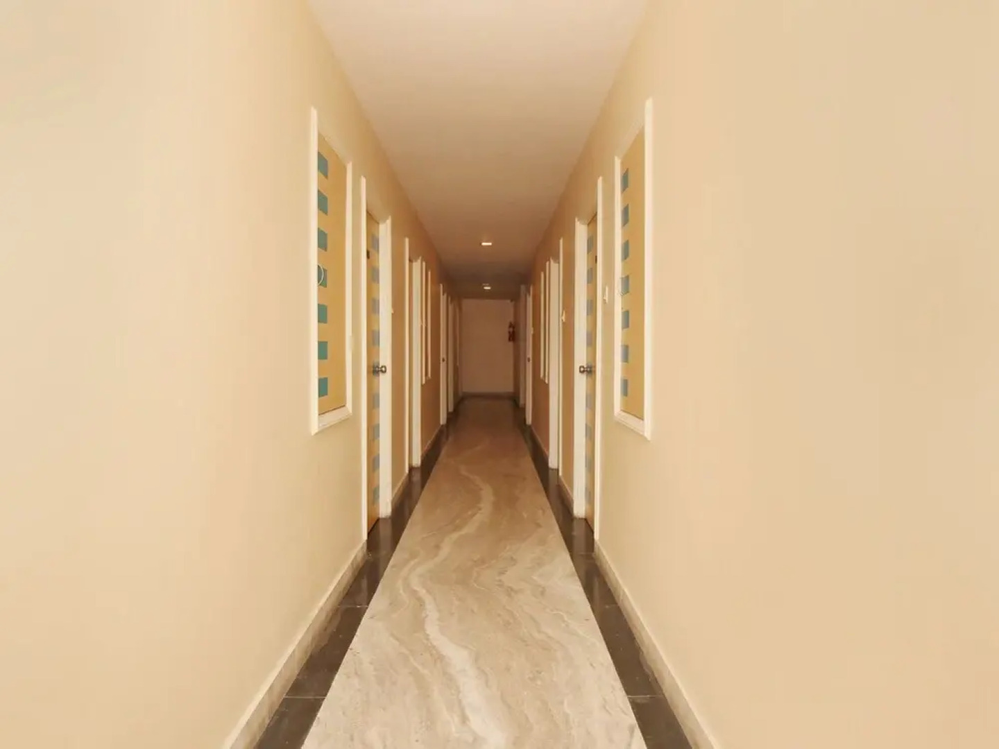 Hotel Raj Classic Inn